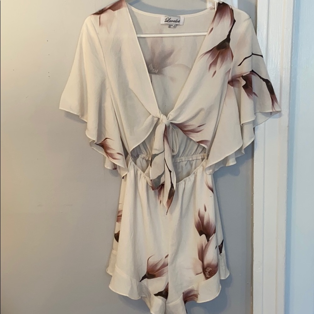 Flowy Romper - Picture 2 of 2